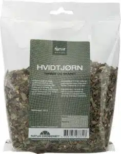 A plastic package of Natur Drogeriet brand Hvidtjørn (Hawthorn) dried and cut leaves, with product information and branding in Danish, with a visible batch number, best before date, and a net weight indication of 125 g.